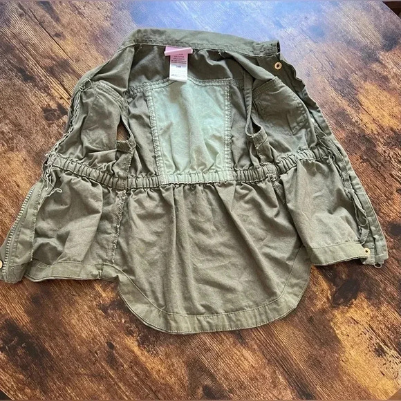 Little Lass | toddler girls camo vest. Size: 24M - Picture 2 of 14